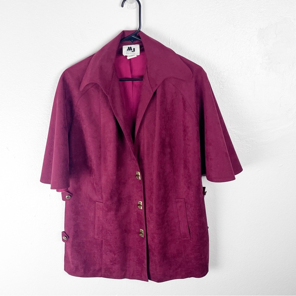 MJ SEATTLE Crimson Red Gold Clasp Front Closure Open Side Panels Batwings Jacket